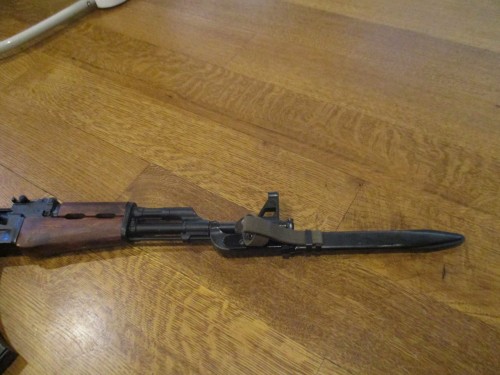 AK47 replica & bayonet.jpg