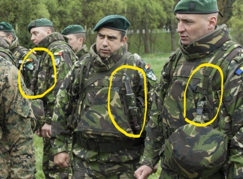 Romanian Combat Harness with Bayonet Hanger 3_LI.jpg