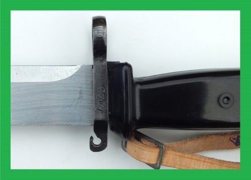 Polen 6H4 Schwarz mit Säge eingeleimte Klinge (4).JPG