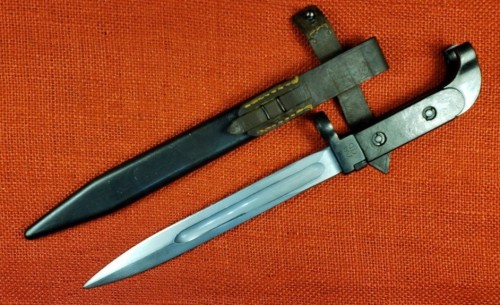 Polish AK 47 Bayonet and Scabbard 1957  A00033 3 (2).jpg