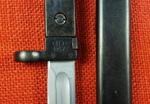 Polish AK 47 Bayonet and Scabbard 1957  A00033 4 (2).jpg