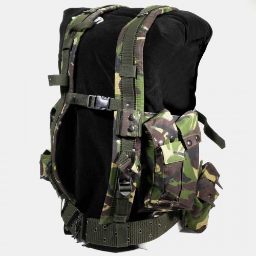 Romanian Combat Harness with Bayonet Hanger.jpg